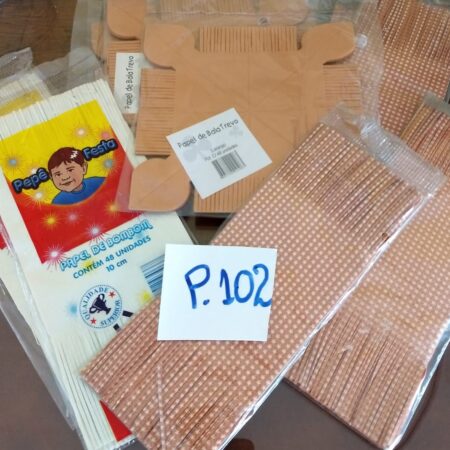 P-102: pacote com papel de seda para embrulhar balas, com 48 unidades (pacote sortido)