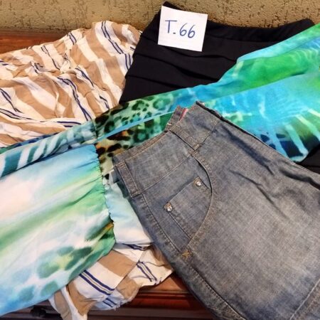 T-66: FEMININO: vestido em seda; short jeans; saia de crepe; bata em tecido