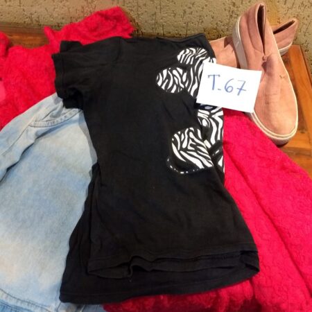 T-67: FEMININO: vestido; tênis (nº 36); saia jeans; blusa de malha de manga curta
