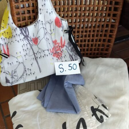 S-50: lençol/ virol/ fronha (cama de solteiro); bolsa com alça (em tecido)