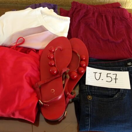 U-57: FEMININO: vestido de verão; short jeans; pijama; rasteirinha (nº 39/40)
