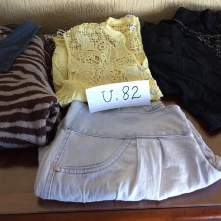 U-82: vestido manga comprida; short jeans; bata em tecido de seda