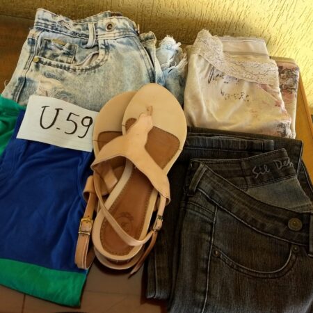 U-59: FEMININO: short jeans; tomara que caia; calça comprida jeans; sandália (nº 39)